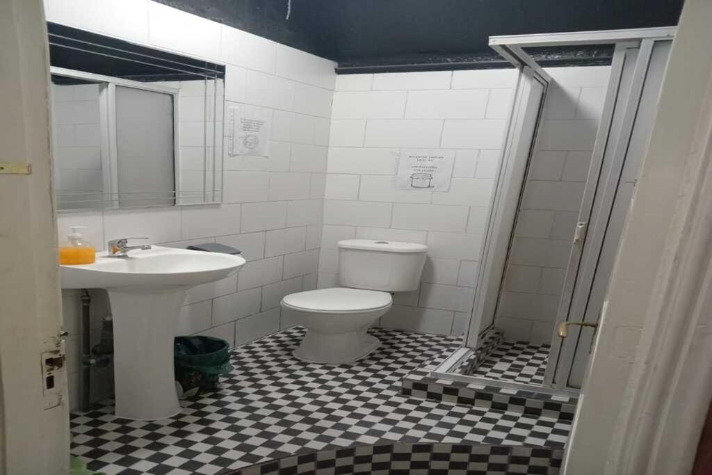 Vannituba majutusasutuses Hostal Salvador