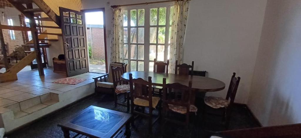马德普拉塔CASA A 6 CUADRAS PLAYA PUNTA MOGOTES, P/6 PERS.的相册照片