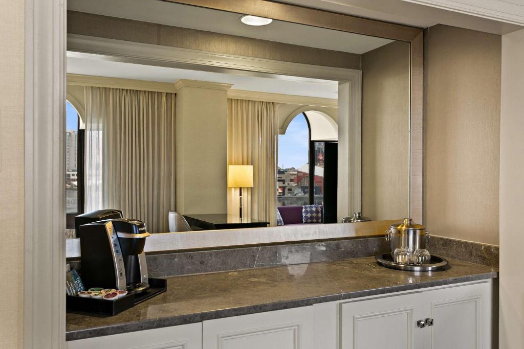 The Royal Sonesta Harbor Court Baltimore photo