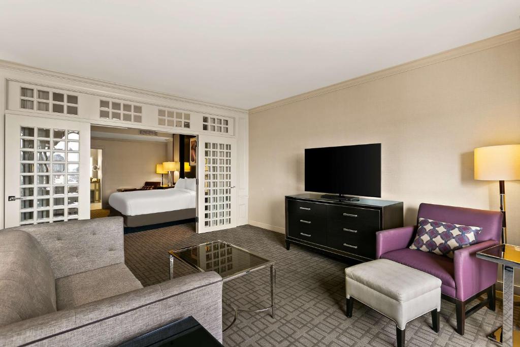 The Royal Sonesta Harbor Court Baltimore - Suite King De Esquina Premium De Una Habitación Con Vista De Puerto