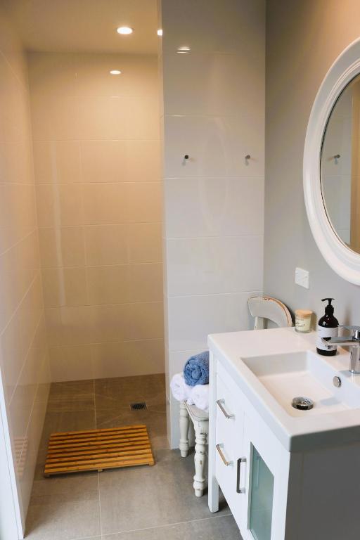 St Kilda Studio - Resim 15