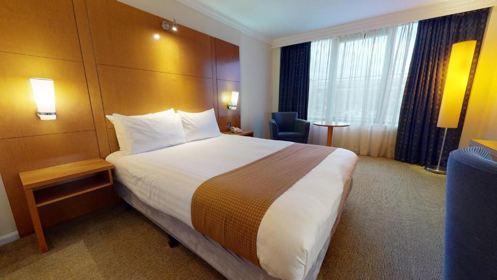 Holiday Inn Milton Keynes Central, an IHG Hotel - 