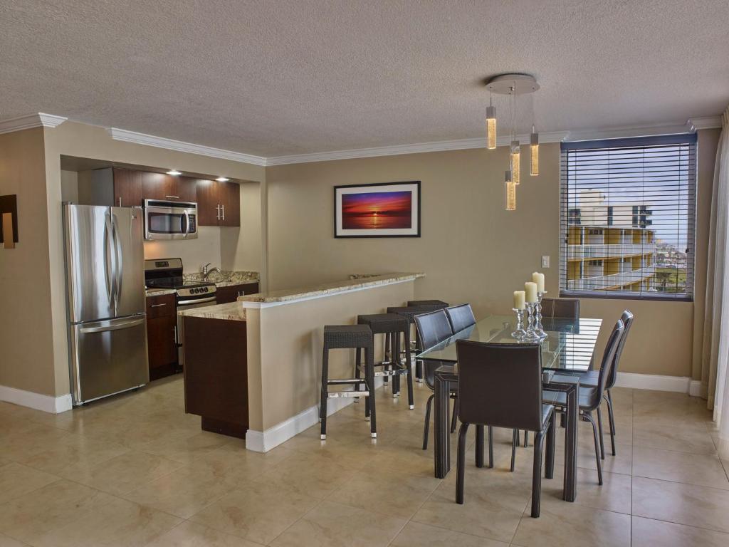 Holiday Inn Resort Daytona Beach Oceanfront by IHG - Suite