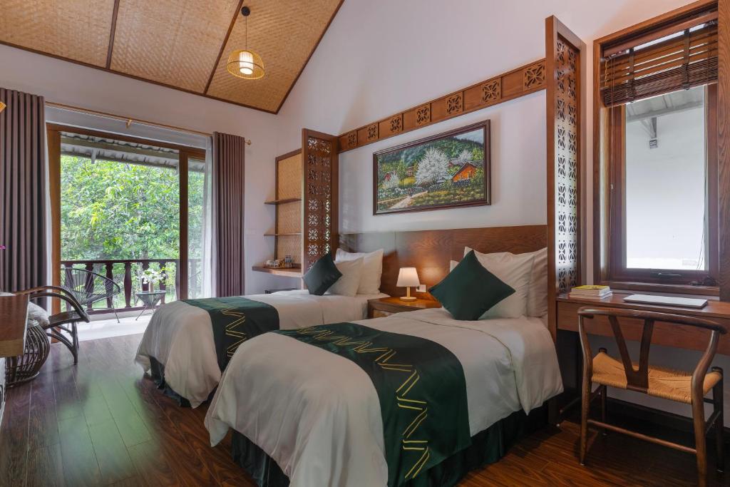 Mai Chau Mountain View Resort - 带阳台的豪华平房