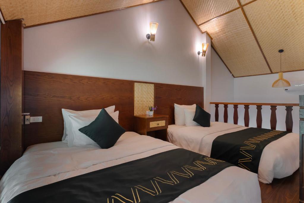 Mai Chau Mountain View Resort - 带阳台的家庭平房