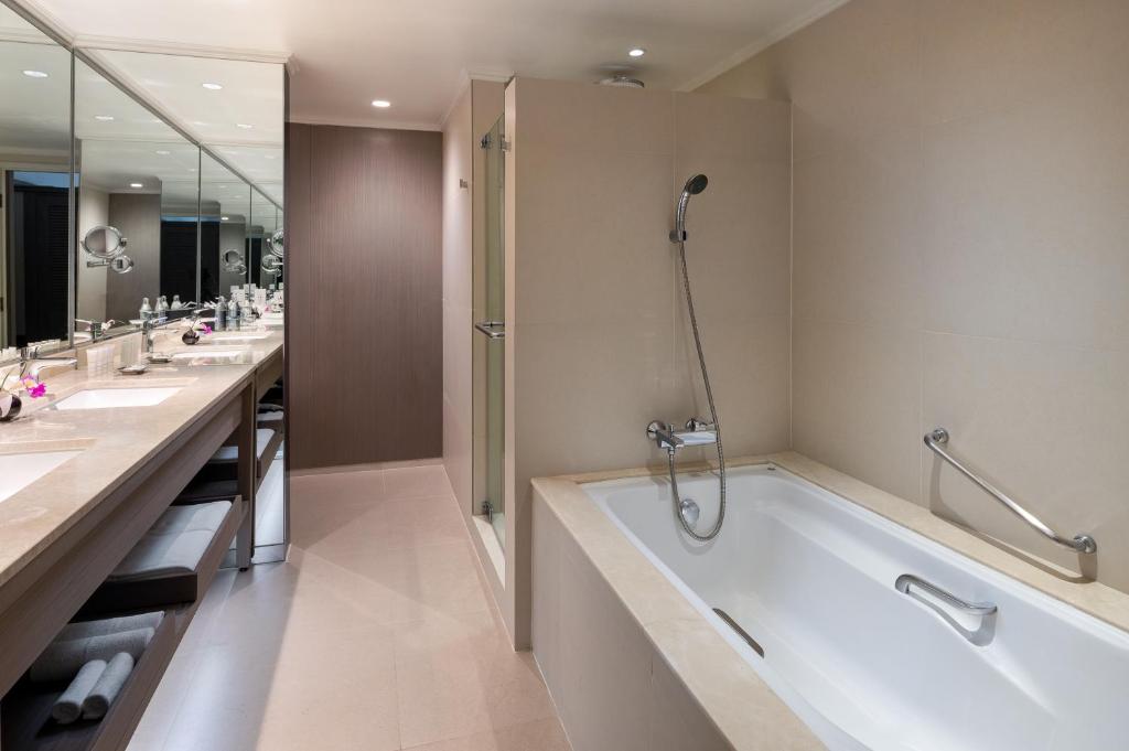 Crowne Plaza Bangkok Lumpini Park by IHG - Resim 38