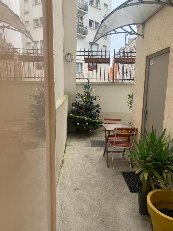 Balkón alebo terasa v ubytovaní Paris studio cosy climatisé