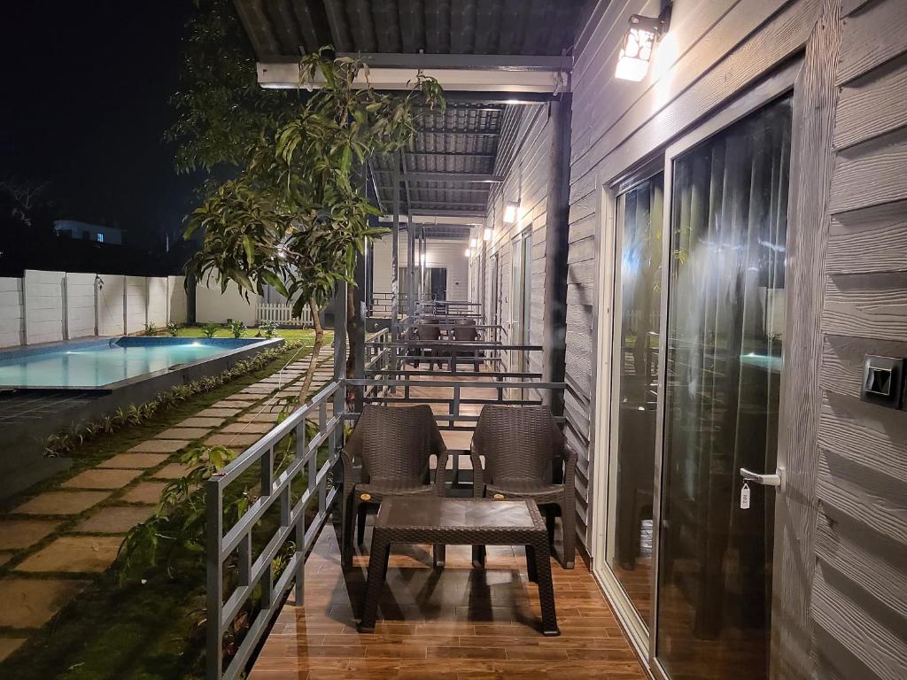 Bazén v ubytování Rashiva Resort nebo v jeho okolí