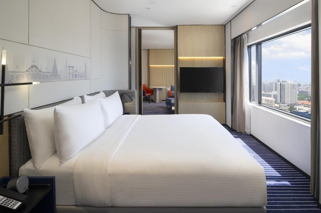 
Junior King Suite with Kitchenette
