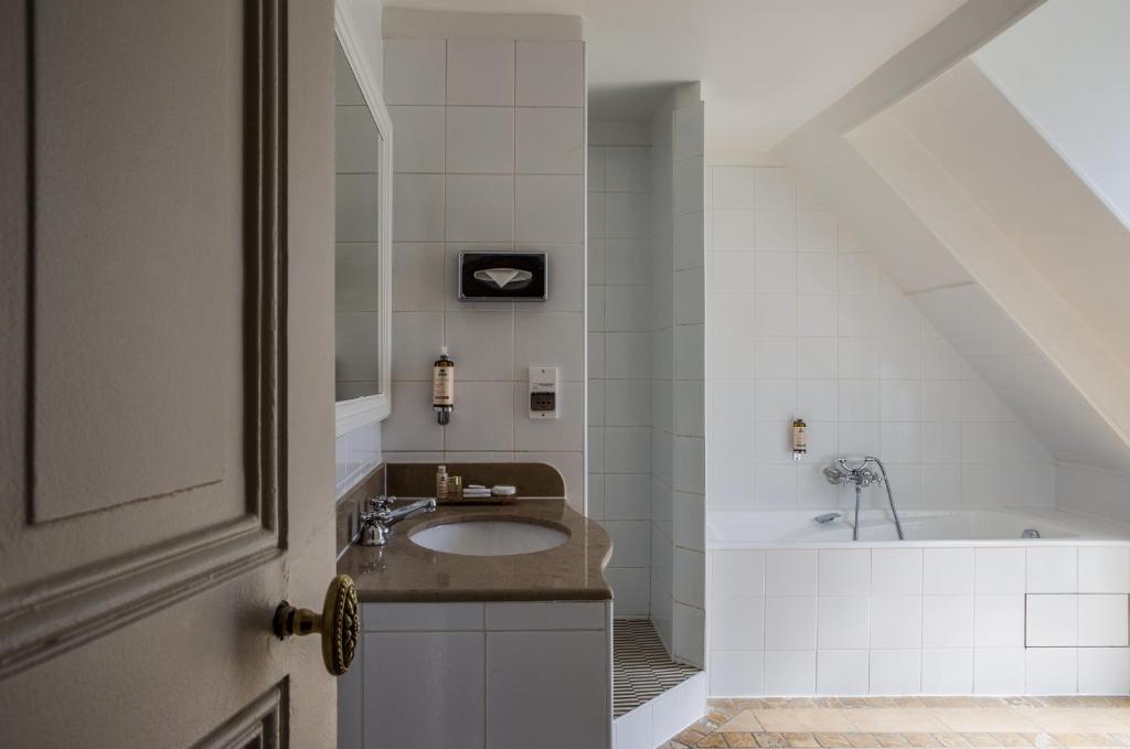 Hôtel Brighton - Esprit de France - Resim 27