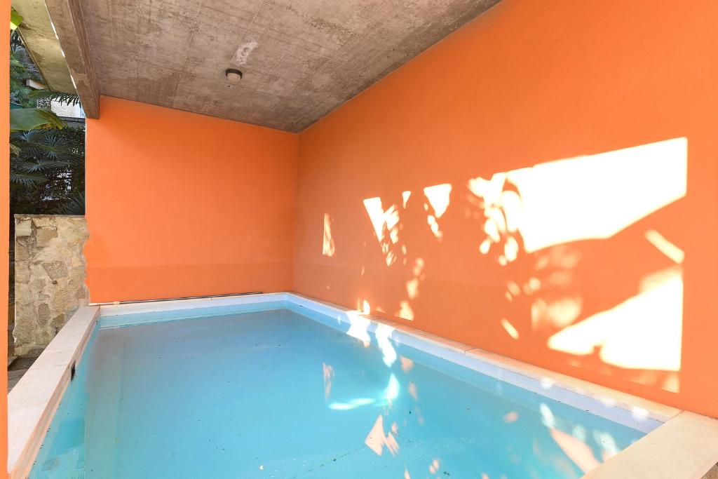 Bazén v ubytování Apartment View And Pool - Happy Rentals nebo v jeho okolí