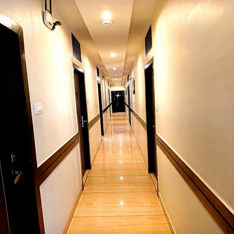 فضای داخلی GATEWAY INN در بمبئی - تصویر ۳