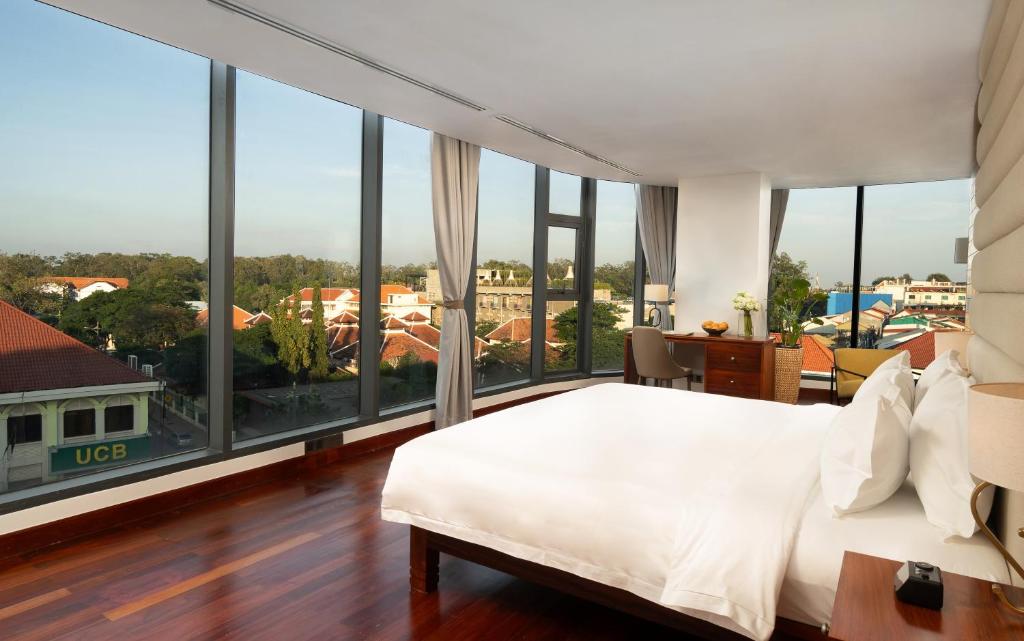 Koulen Central Hotel - Suite Junior