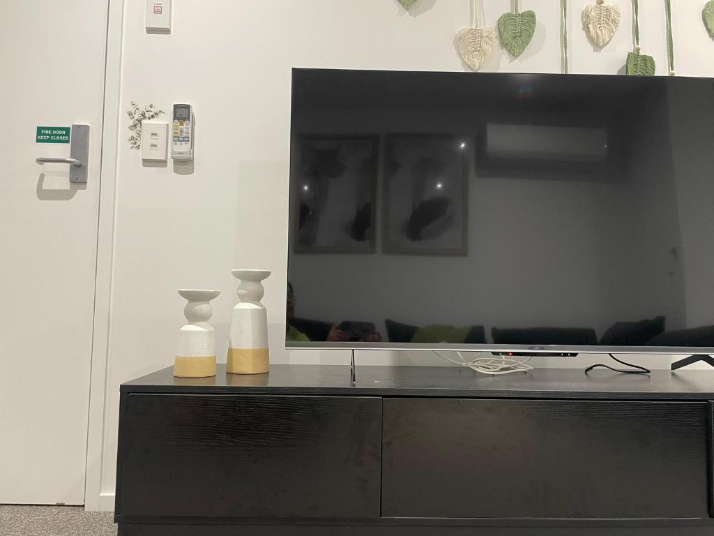 Luxury CBD 2 Bed Near Riverside Market Free Parking! - Resim 28