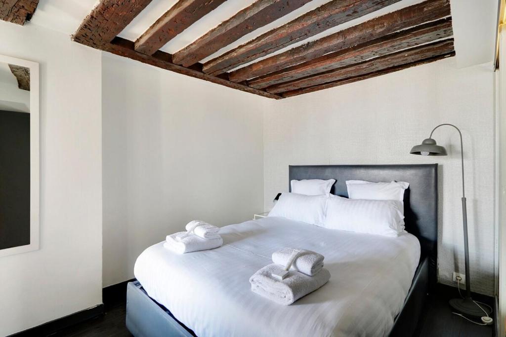 Paris Marais Beaubourg Area