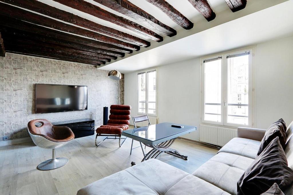 Paris Marais Beaubourg Area