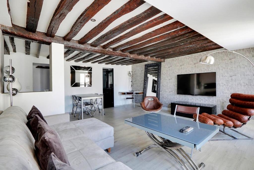 Paris Marais Beaubourg Area