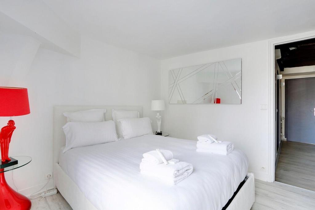 Paris Marais Beaubourg Area