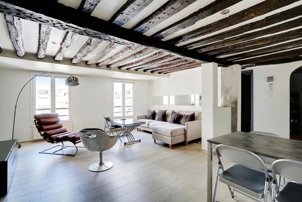 Paris Marais Beaubourg Area