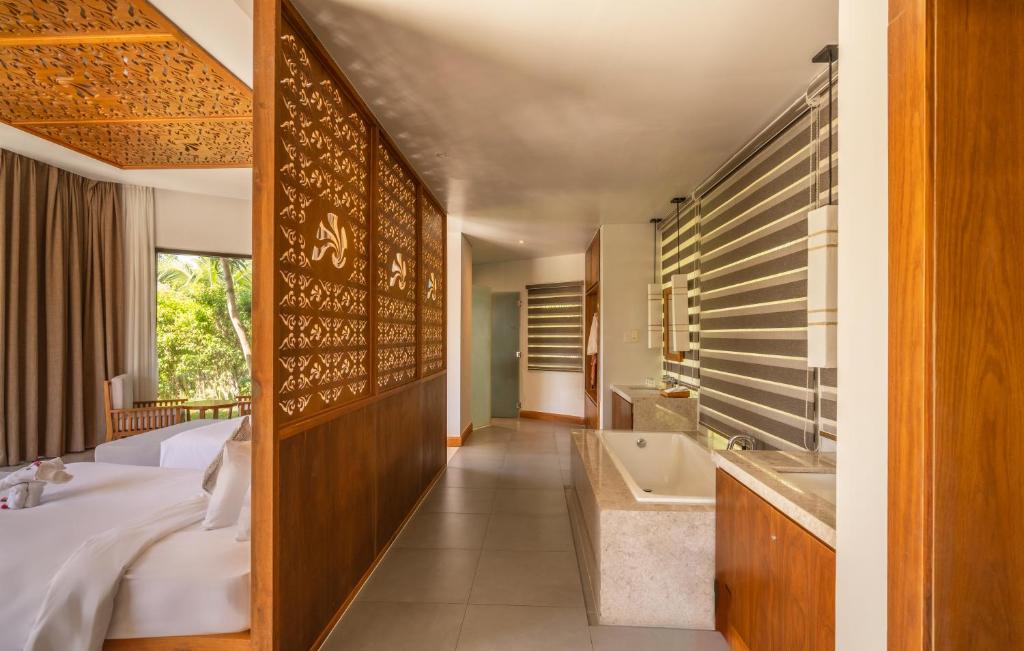 Biệt Thự Luxury Bên Hồ Bơi