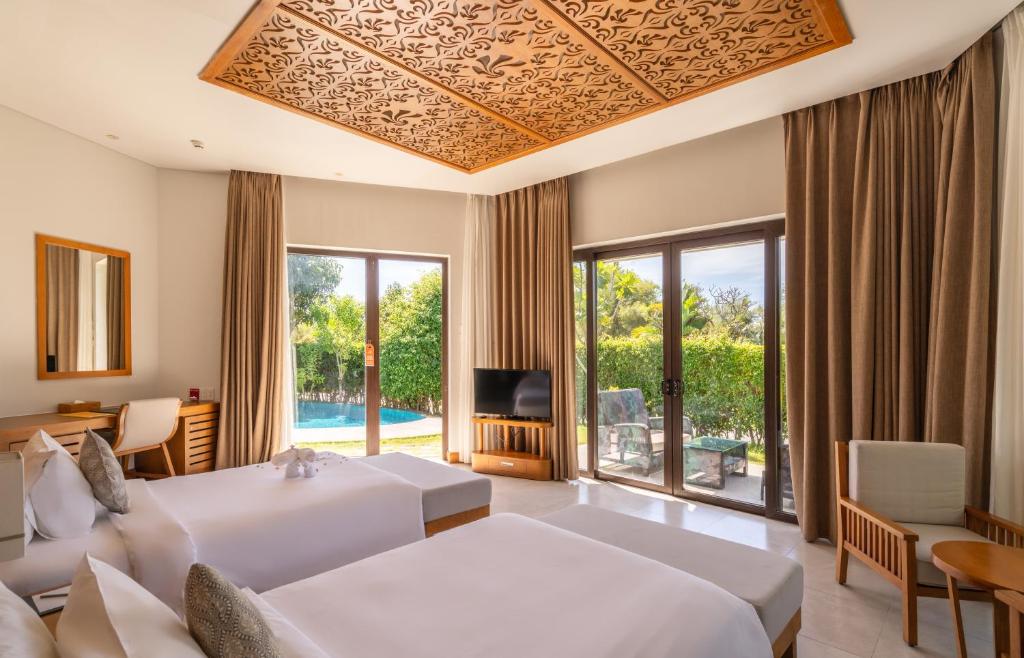 Biệt Thự Luxury Bên Hồ Bơi