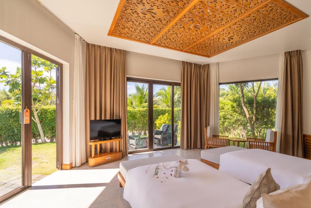 Biệt Thự Luxury Bên Hồ Bơi