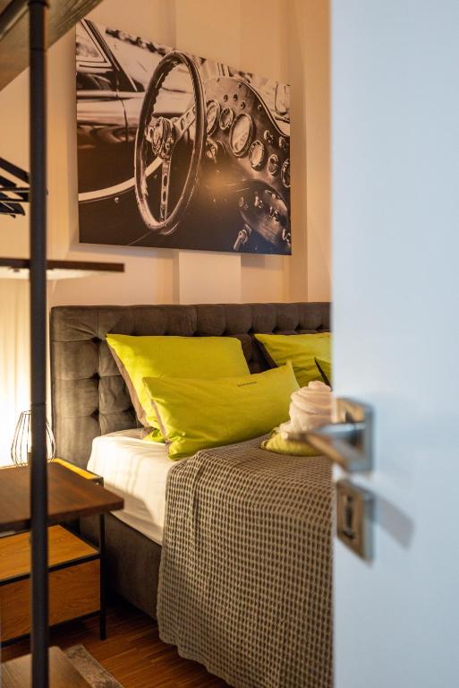 Postel nebo postele na pokoji v ubytování SweetHome - Luxus pur - große Küche, Terrasse, Stellplatz, WiFi