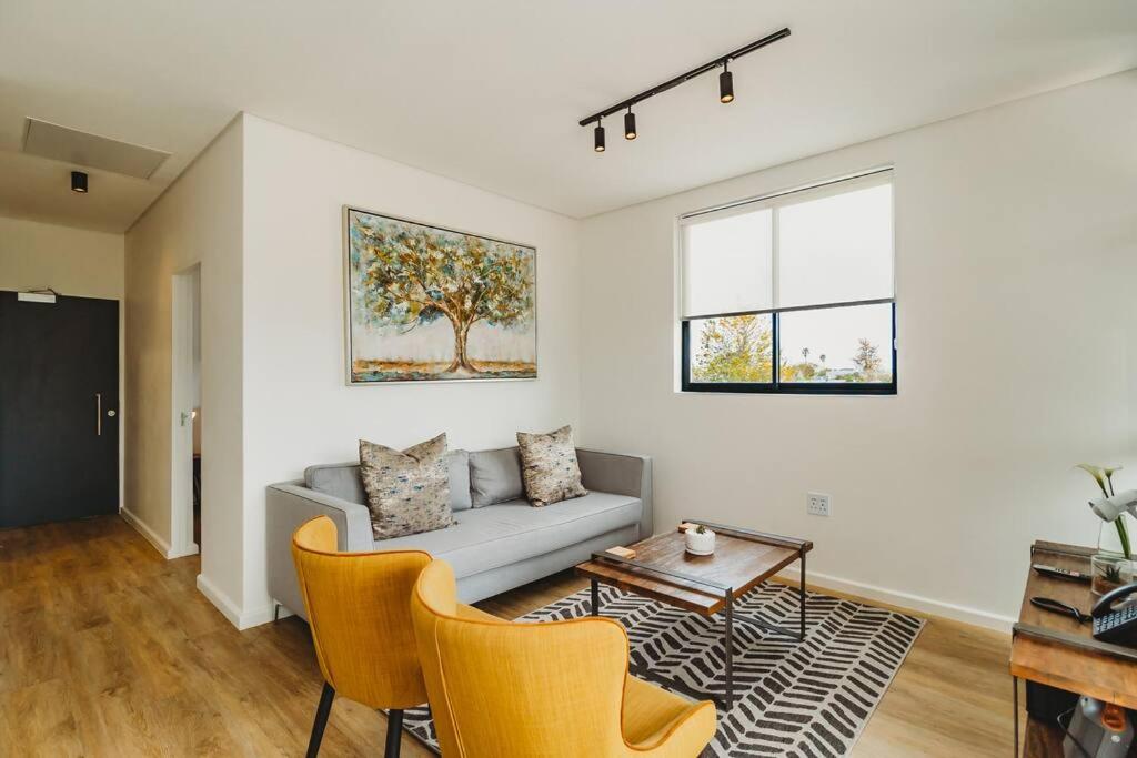 301 Le Jardin - Image 18