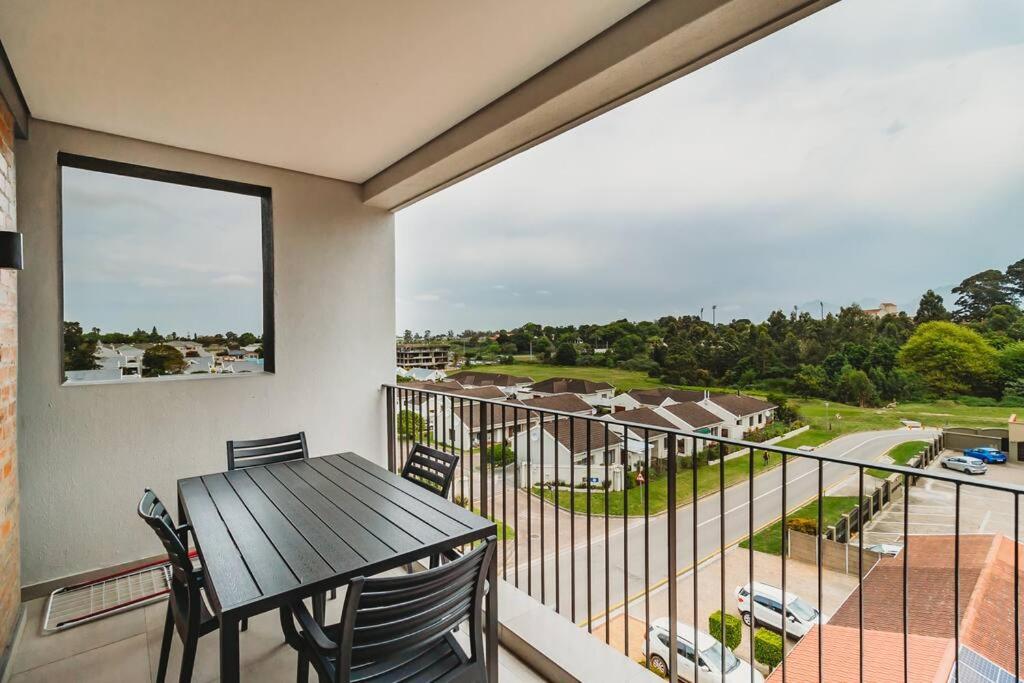 301 Le Jardin - Image 19