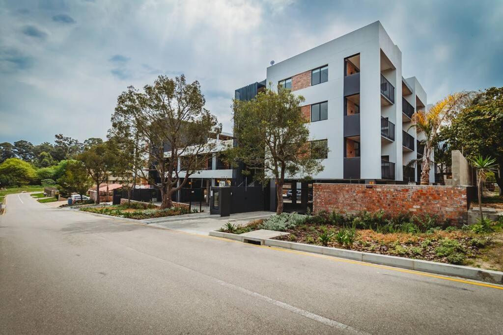 301 Le Jardin - Image 20