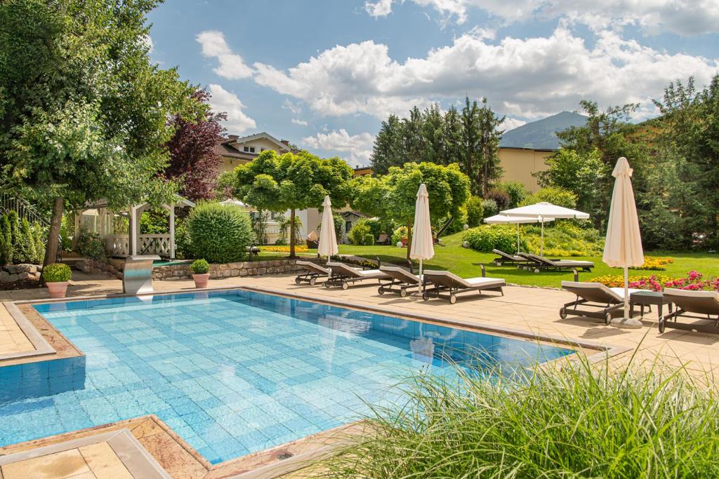Bazén v ubytování Hotel Bismarck nebo v jeho okolí