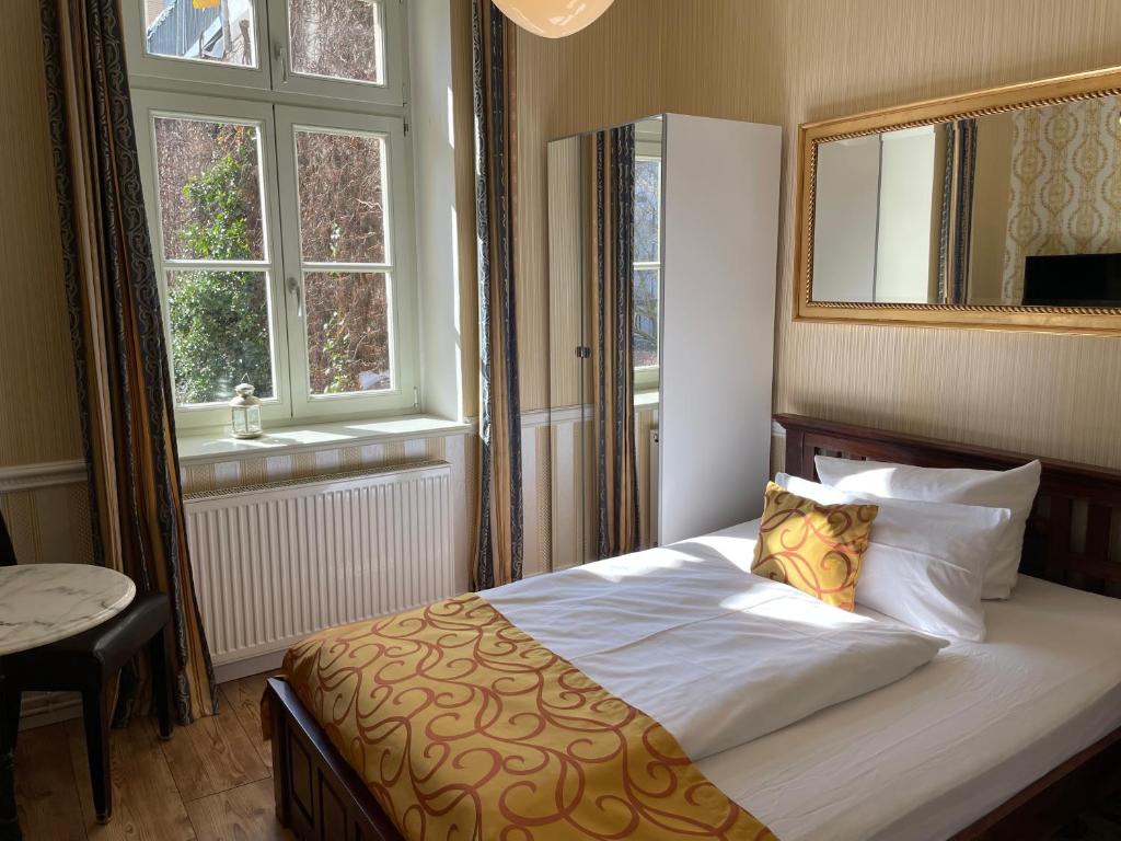 THE GATE GARDEN Hotel - Resim 15