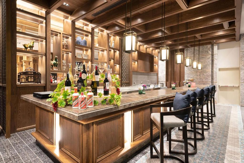 Ramada Plaza by Wyndham Chao Fah Phuket - Resim 35