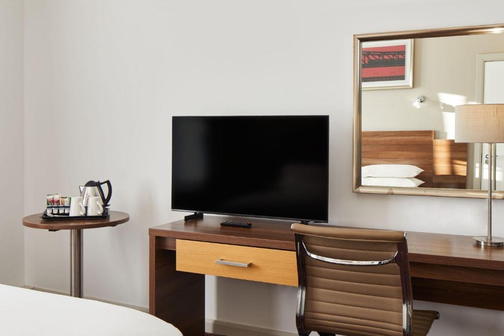 TV a/nebo společenská místnost v ubytování Leonardo Hotel Newcastle