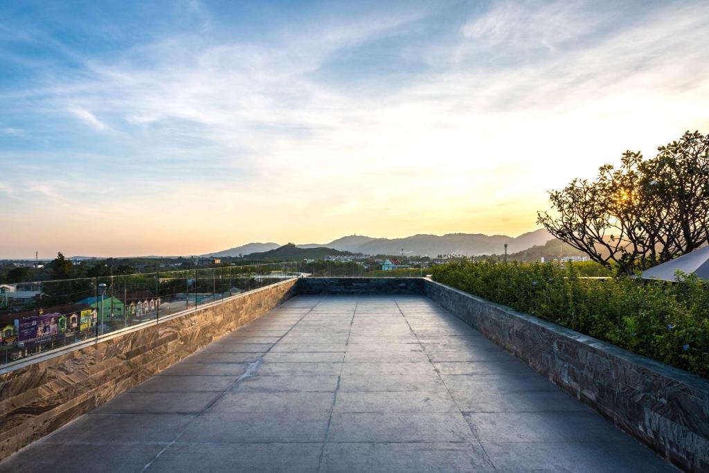 Ramada Plaza by Wyndham Chao Fah Phuket - Resim 27