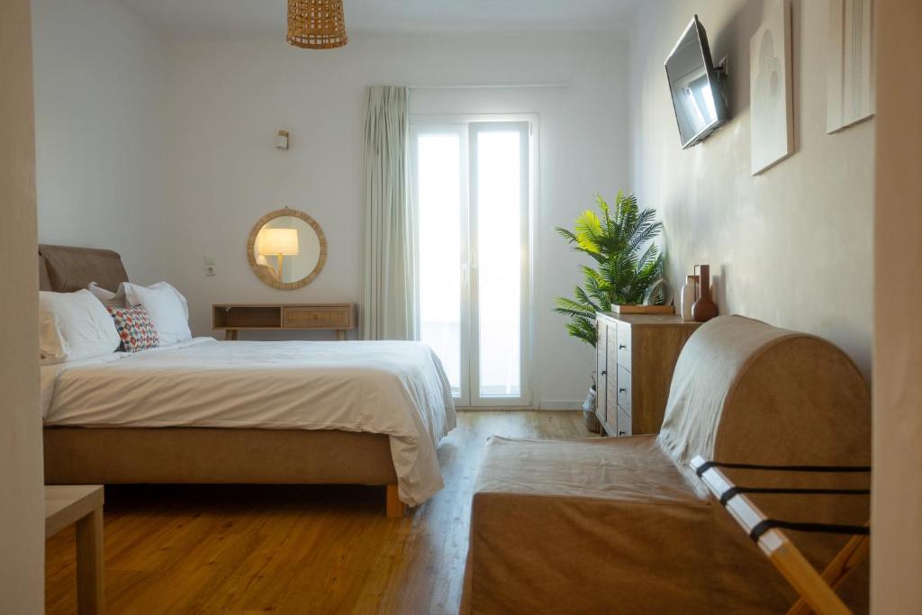 Adonis Hotel Studios & Apartments - 9