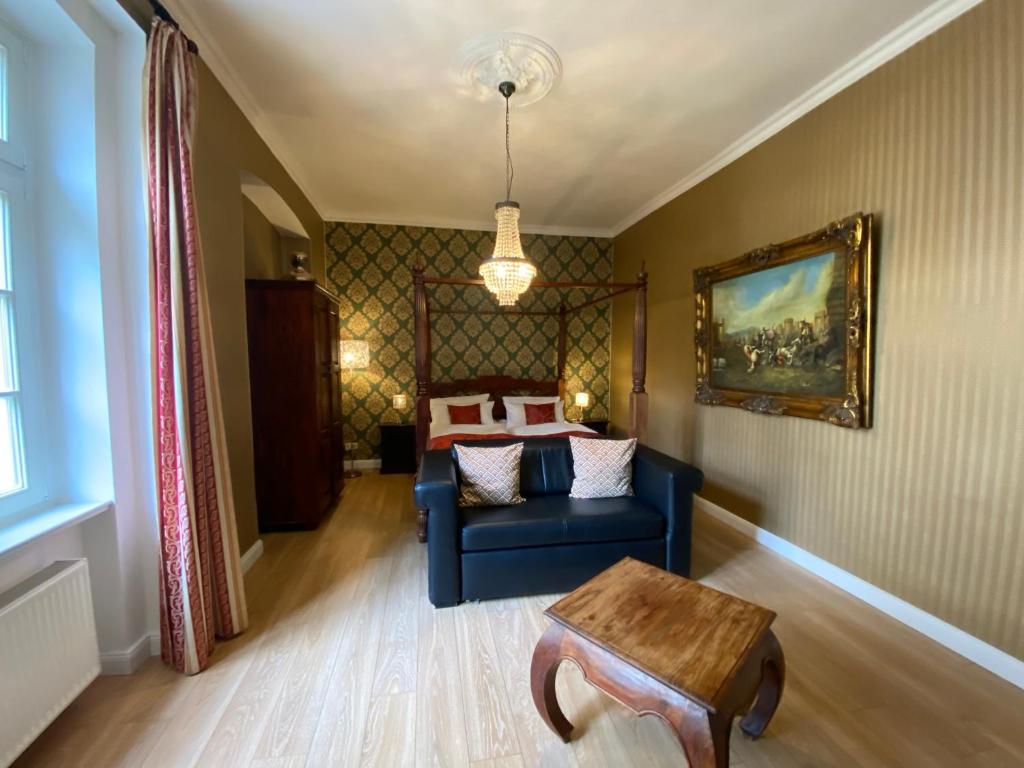 THE GATE GARDEN Hotel - 15