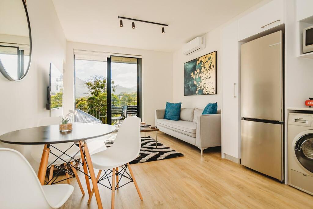306 Le Jardin - Image 5