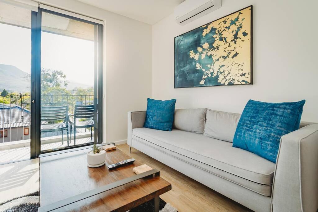 306 Le Jardin - Image 11