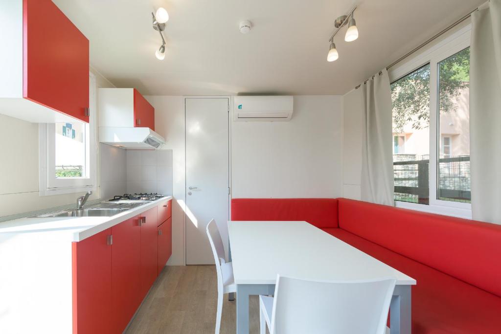 Kuchyň nebo kuchyňský kout v ubytování Camping Park Garda