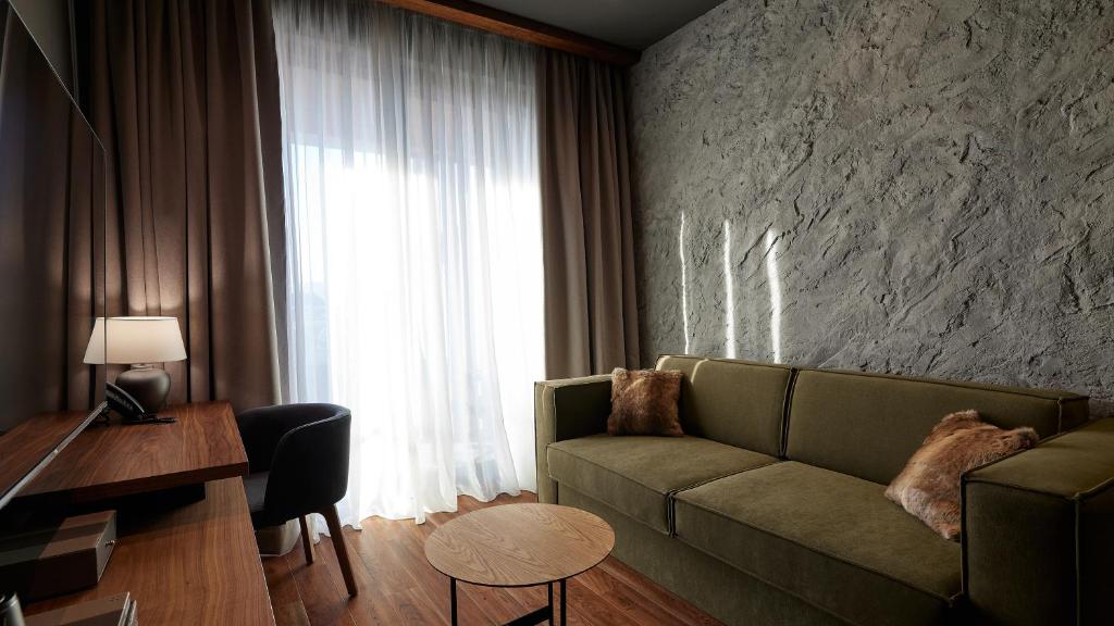 Posezení v ubytování Bor Hotel by Karisma