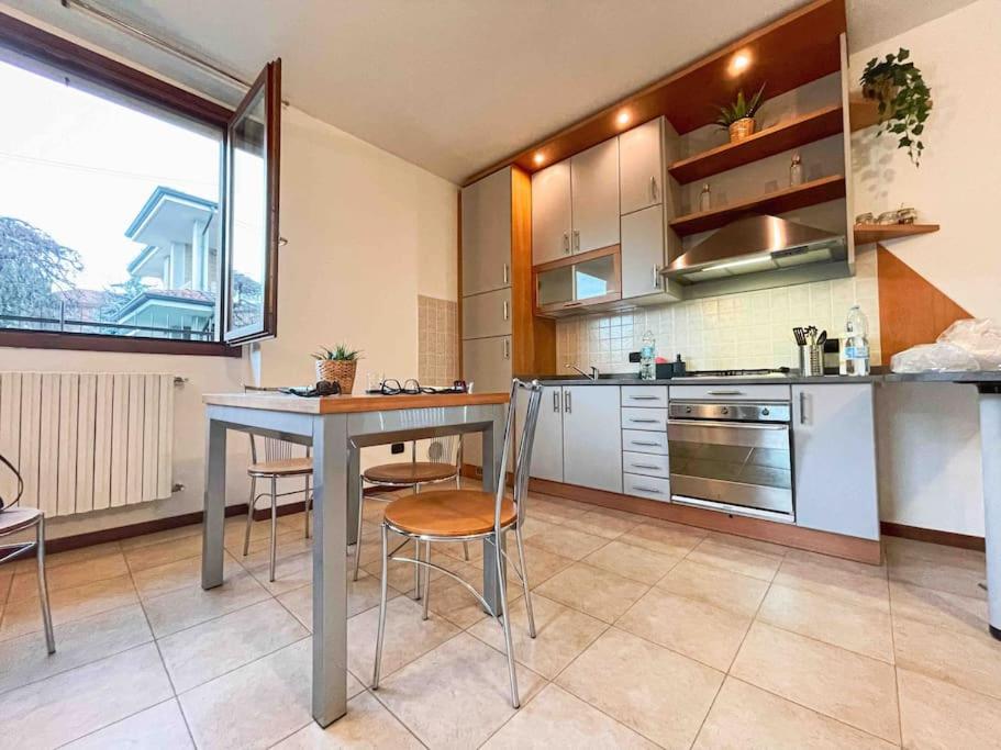 Kuchyň nebo kuchyňský kout v ubytování GG's Home