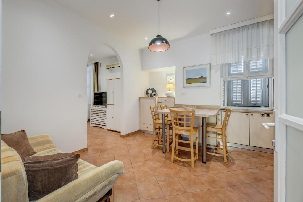 Kuchyň nebo kuchyňský kout v ubytování Victoria Luxury Rooms - Split Downtown