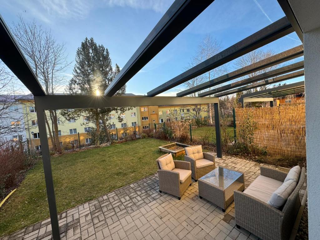 Ogród w obiekcie Wellness & Spa Apartments Lipno - Frymburk