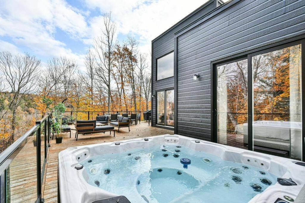 Luxury Home in a Resort 12 min to Mont Tremblant, La Conception