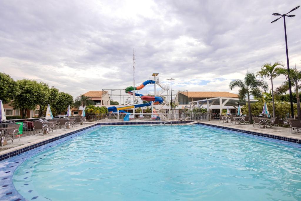 Bazén v ubytování DiRoma Fiori Hotel - BVTUR nebo v jeho okolí