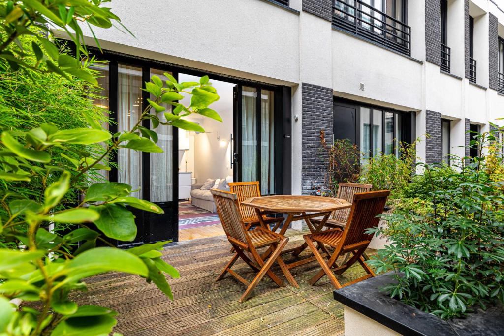 Vonkajšia záhrada v ubytovaní Quiet apartment with terrace&AC-Le Marais/Bastille