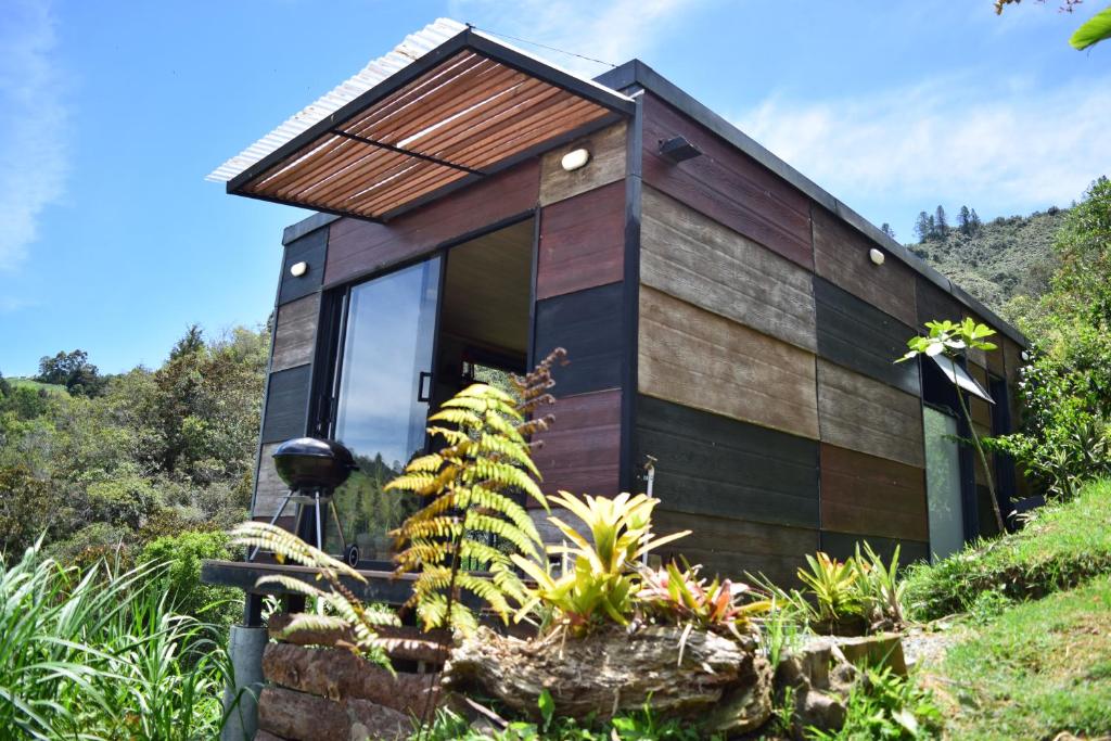 Vrt ispred objekta Glamping con jacuzzi cerca a Medellin