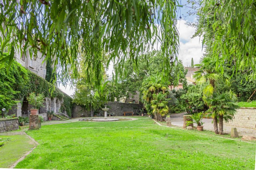 Κήπος έξω από το Villaggio Paradosso