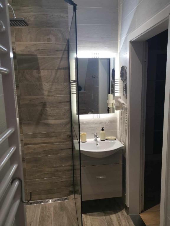 Kúpeľňa v ubytovaní Gyöngyi Apartman